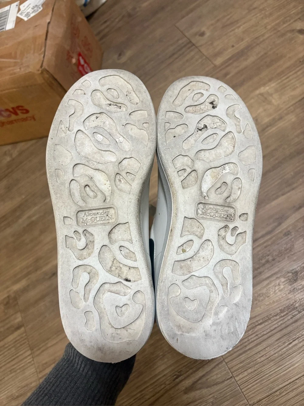 Alexander McQueen used ok